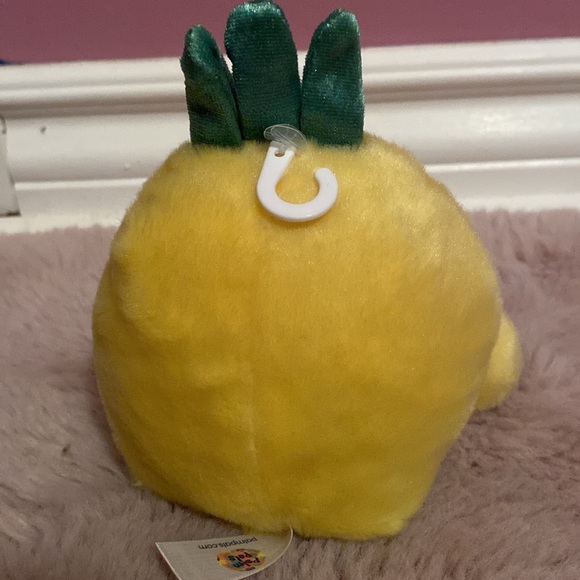 BRAND NEW STUFF ANIMAL! NWT. SMOKE FREE HOME! - Picture 3 of 3